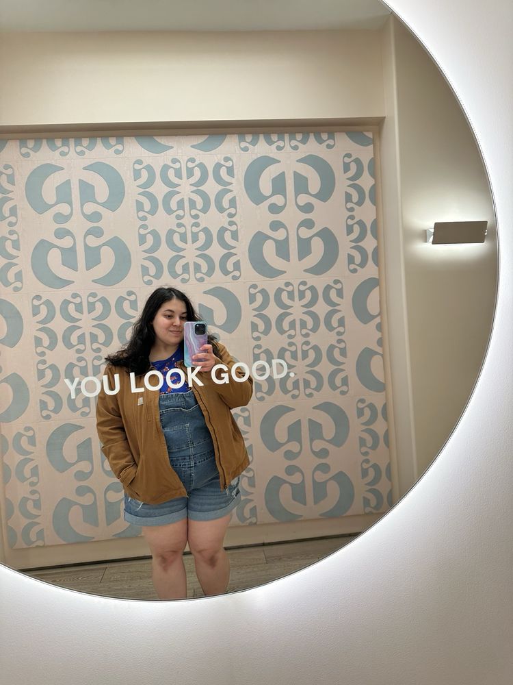 Glossier Boston Logo