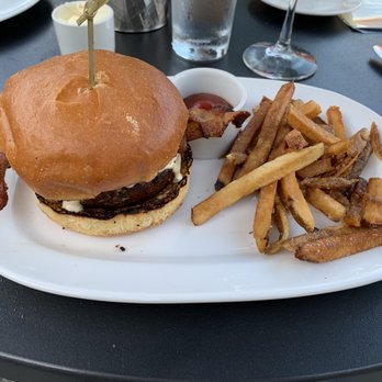 Aspen Restaurant and Bar - Aspen Burger - New American Near Me - Old Saybrook, Connecticut