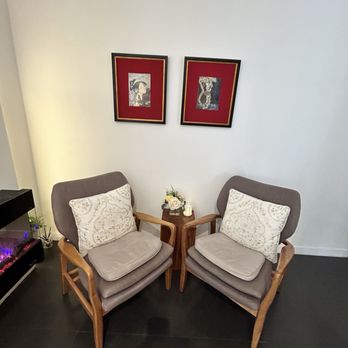 Hideko Spa - Lobby Lounge - Massage Therapy Near Me - Los Angeles, California