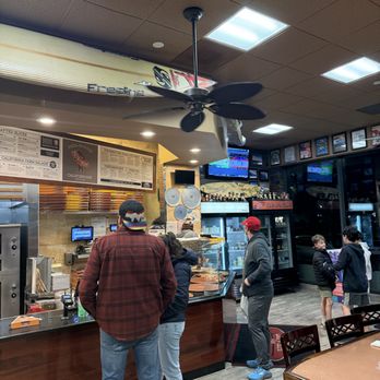 Pizza My Heart - Interior - Pizza Near Me - Burlingame, California