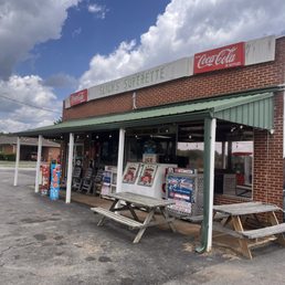 Exterior photo of Sligh’s Superette - Prosperity, South Carolina Exterior photo of Sligh’s Superette - Prosperity, South Carolina