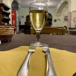 Ristorante e Pizzeria Zelluso di Arcamone Vincenzo - White wine of Ischia