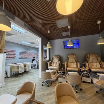 Natural Nails And Lashes - Nail Salons Near Me - Westchase, Florida