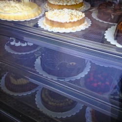 Tortas e mais tortas na vitrine *.*