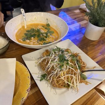 Woody's Thai Kitchen - Pineapple Curry and Pad Thai - Thai Near Me - Seward, Alaska Woody's Thai Kitchen - Pineapple Curry and Pad Thai - Thai Near Me - Seward, Alaska