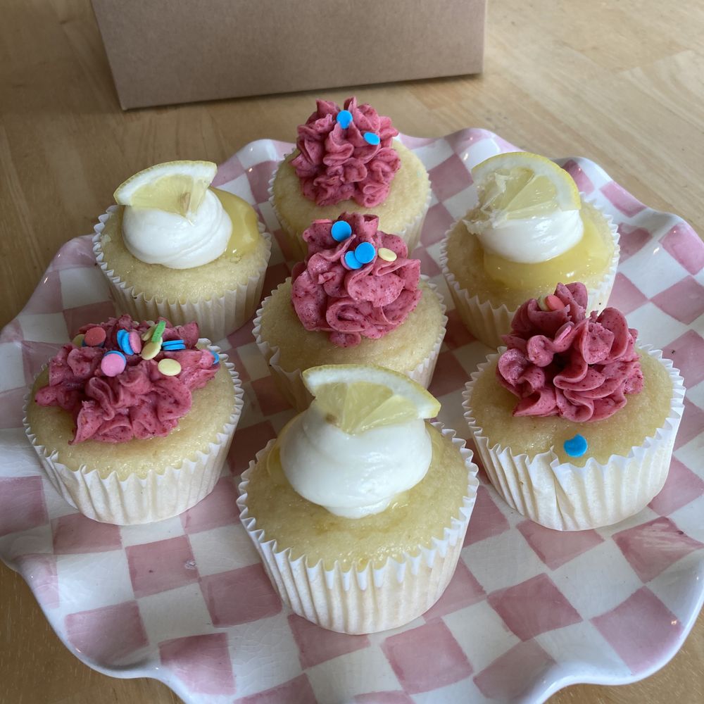 Gateaux - Triple Lemon cupcake and Raspberry Lemonade Cupcakes. Both were outstanding. - Cupcakes Near Me