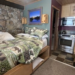 White Pass Village Inn - A Studio layout