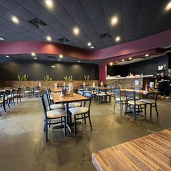 Pho Mac - Dining room area