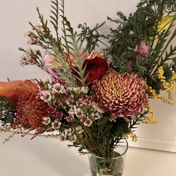 Les' Blooms Floral - Disappointing flowers overcharged - Florists Near Me - Brooklyn, New York