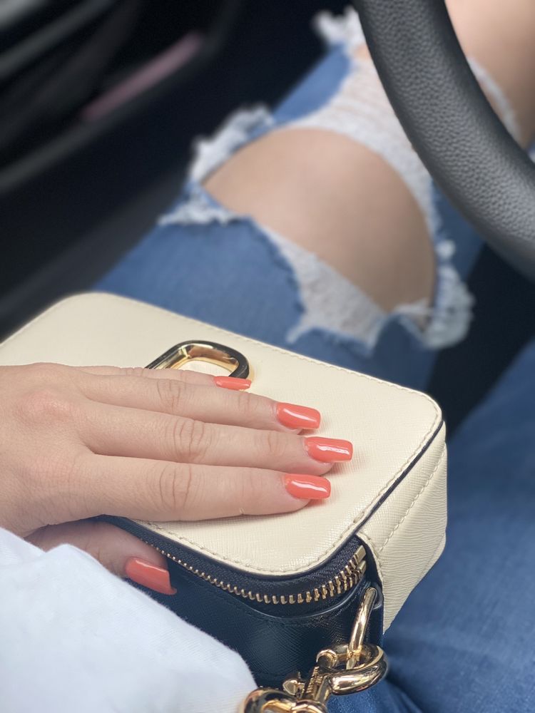 D’lux Nail Studio Logo