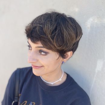 Headbetter - Hair Women's Haircut With Styling - Hair Salons Near Me - Encino, California