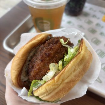 Shake Shack Newington - Black Truffle 'Shroom - Burgers Near Me - Newington, Connecticut Shake Shack Newington - Black Truffle 'Shroom - Burgers Near Me - Newington, Connecticut