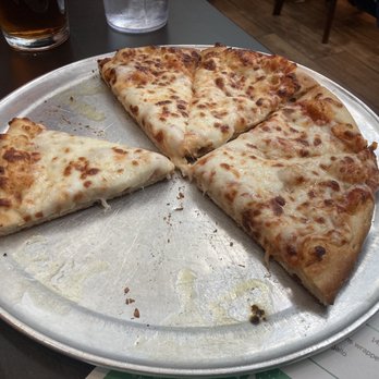 Flying Saucer - Pizza - Beer Bar Near Me - Dallas, Texas