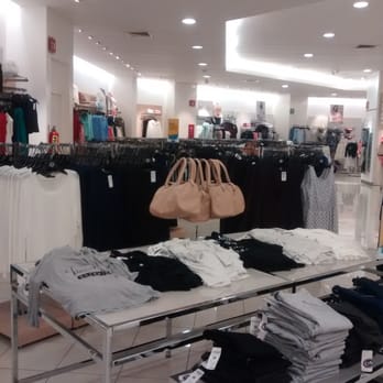C&A - Shopping Near Me - Cancún, ROO