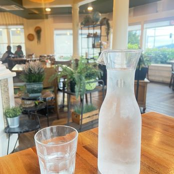 Naung Mai Thai Kitchen - Dining area - Thai Near Me - Anacortes, Washington Naung Mai Thai Kitchen - Dining area - Thai Near Me - Anacortes, Washington