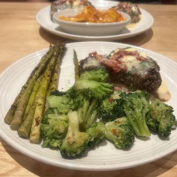 Carrabba's Italian Grill - Sirloin Bryan , broccoli and asparagus - Italian Near Me - Hurst, Texas Carrabba's Italian Grill - Sirloin Bryan , broccoli and asparagus - Italian Near Me - Hurst, Texas