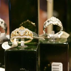 Erin Giftstore - We have a large selection of beautiful claddagh rings.