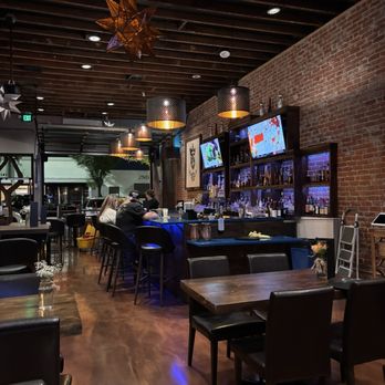 Captains Grill - Upland - bar area - Seafood Near Me - Upland, California