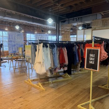 Urban Outfitters - Women's Clothing Near Me - Montclair, New Jersey Urban Outfitters - Women's Clothing Near Me - Montclair, New Jersey