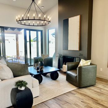 Amazing Staging - Fireplace focal point open floor plan furnished for comfort - Home Staging Near Me - Scottsdale, Arizona