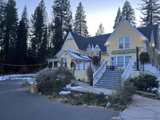 McCloud River Bed and Breakfast by null