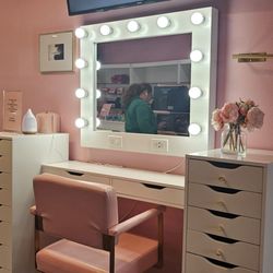 Haus Of Makeup By Amerene - Make up stations
