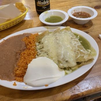 Las Marias Bar & Grill - Chicken 3 Enchiladas. Unfortunately i can't show the chicken - Mexican Near Me - Seaside, California