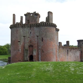 Caerlaverock Castle - Landmarks & Historical Buildings Near Me