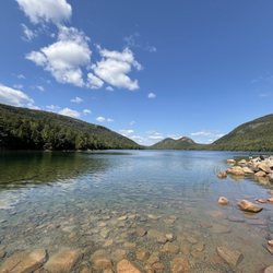 Jordan Pond Hiking trails - Water. Mountains