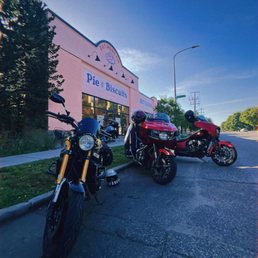 Exterior/street parking