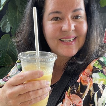 Flower Cafe - Me happy costumer - Coffee & Tea Near Me - Kissimmee, Florida