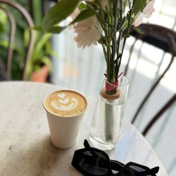 cafe botanico - The barista's skills are *chef's kiss*  This place is lovely and full of life  Highly recommended - Coffee & Tea Near Me - San Juan, Puerto Rico