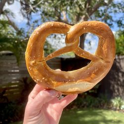 Edelweiss European Bakery - Bretzel