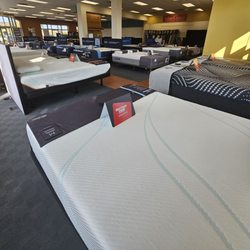 Mattress Firm Oconomowoc