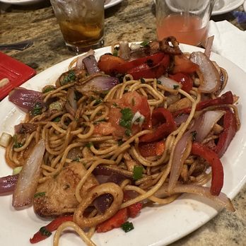 El Pollo Inka - Tallarin Saltado de Marisco - Latin American Near Me - Torrance, California El Pollo Inka - Tallarin Saltado de Marisco - Latin American Near Me - Torrance, California
