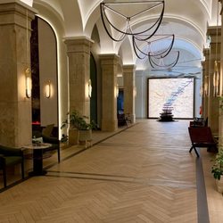 Imperial Riding School Renaissance Vienna Hotel - Main entry hallway