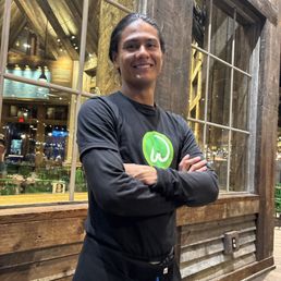 Oliver at Wahlburgers Oliver at Wahlburgers