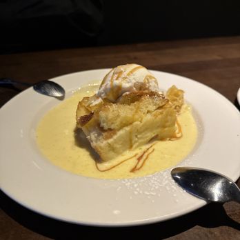 Yard House - Breach Bread Pudding with Cr-me Anglaise - New American Near Me - Carlsbad, California