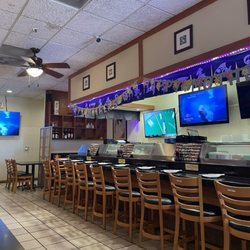Hai Sushi Japanese Restaurant - Bar seating