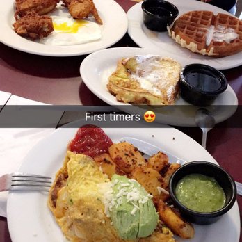 Momo's Cafe - Check out that chicken and waffles in the back!! SO. GOOD. - American Near Me - Vallejo, California