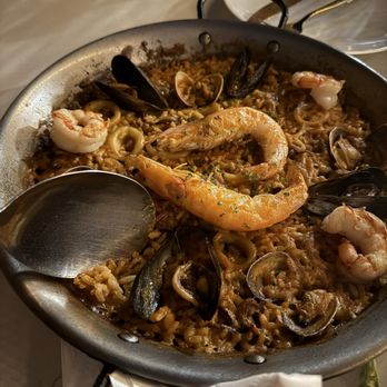 Dos Besos - Super thin layer of rice . Seafood paella - Spanish Near Me - Pasadena, California