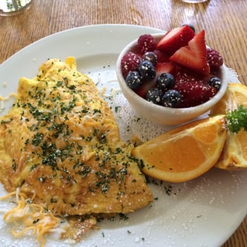 White House Cafe - Omelette with powered sugar. - Breakfast & Brunch Near Me - Yakima, Washington White House Cafe - Omelette with powered sugar. - Breakfast & Brunch Near Me - Yakima, Washington