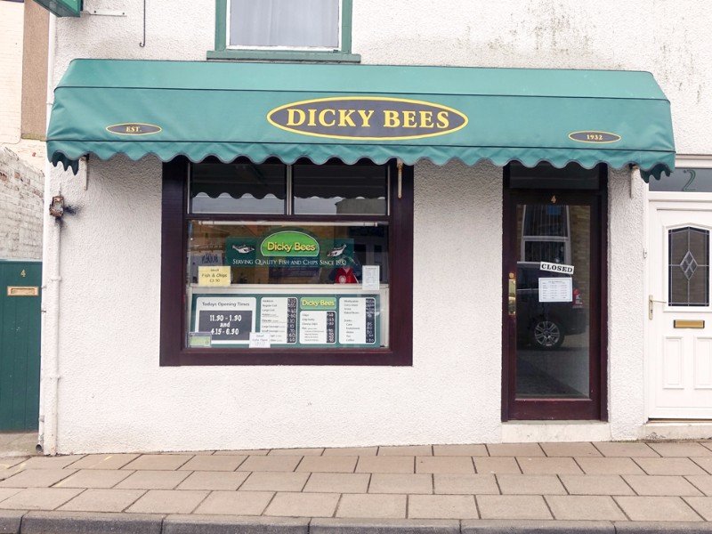 DICKY BEE’S FISH & CHIPS Updated May 2024 4 Mitford Street, Filey