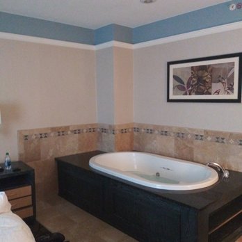 Hampton Inn & Suites Buffalo Downtown - In room hot tub - Hotels Near Me - Buffalo, New York Hampton Inn & Suites Buffalo Downtown - In room hot tub - Hotels Near Me - Buffalo, New York