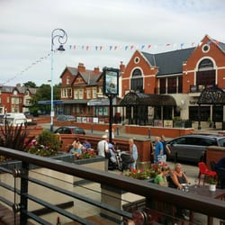 The Trawl Boat Inn - St Anne's Casual dinint