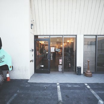 Brewyard Beer Company - Discreet entrance, food truck adjacent to entrance. Definitely a hidden gem. Love this place! - Brewpubs Near Me - Glendale, California