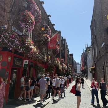 The Temple Bar - The beautiful temple bar area in Ireland - Pubs Near Me - Dublin, D