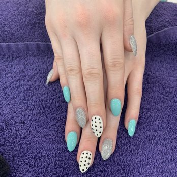 Divine Nail Bar - Nail Salons Near Me - Dallas, Texas