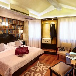 Hotel Saturnia & International - Standard room - - our 88 rooms are all different. The pictures of the rooms are useful for getting an all-around idea of the hotel
