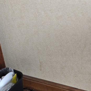 Hamilton Inn Select Beachfront - A little wall filth - Hotels Near Me - Mackinaw City, Michigan Hamilton Inn Select Beachfront - A little wall filth - Hotels Near Me - Mackinaw City, Michigan